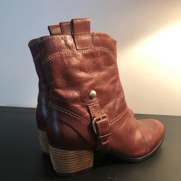 Clark’s leather bootie - Picture 3 of 3